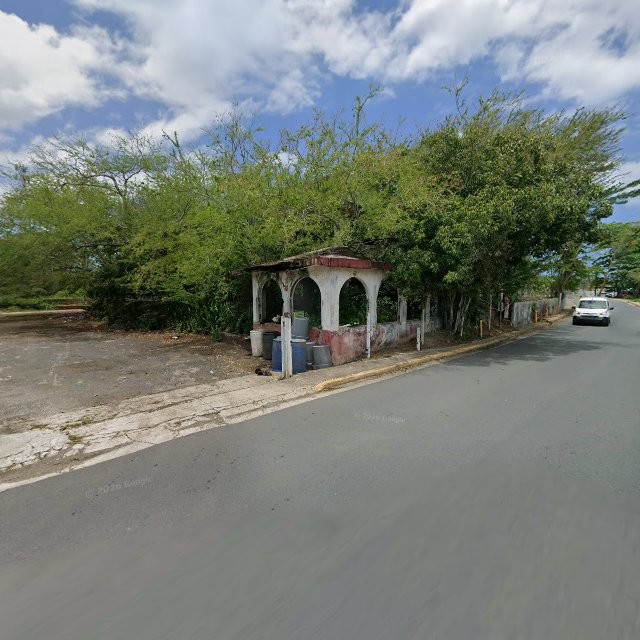 Reporte ciudadano de estorbo público en FMG5+7HR Sabana, Vega Alta, Puerto Rico, Vega Alta