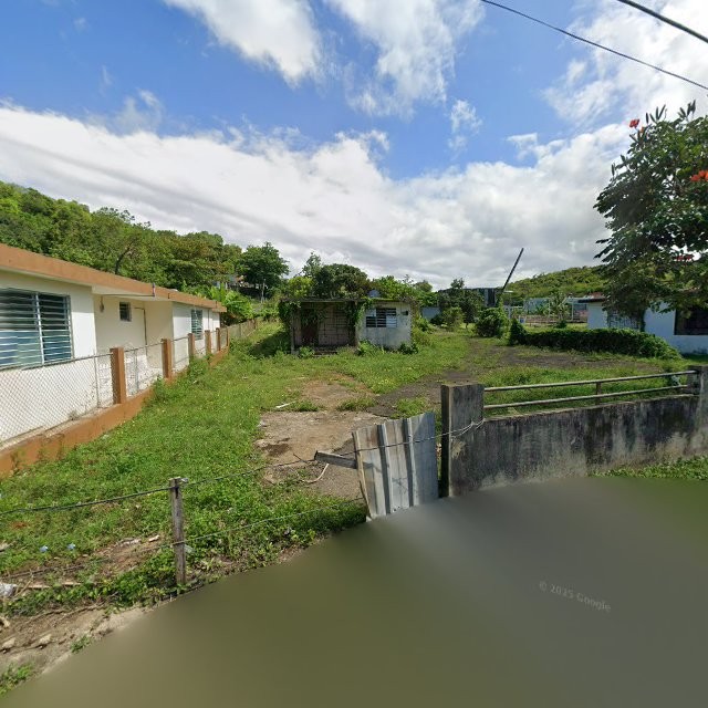 Reporte ciudadano de estorbo público en FC3M+9M9 Garrochales, Barceloneta, Puerto Rico, Barceloneta