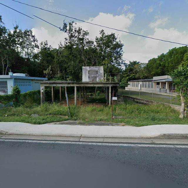 Reporte ciudadano de estorbo público en CMQW+Q72 San Antonio, Dorado, Puerto Rico, Dorado