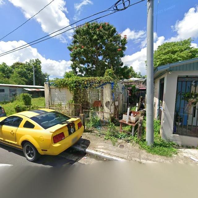 Reporte ciudadano de estorbo público en CVQJ+G6R Catano, Cataño, Puerto Rico, Cataño