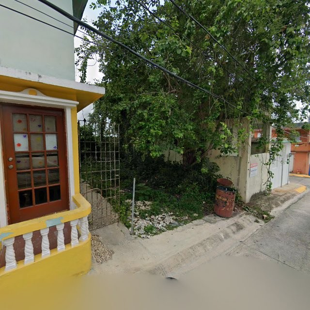 Reporte ciudadano de estorbo público en CGH5+5WP Manatí, Puerto Rico, Manatí