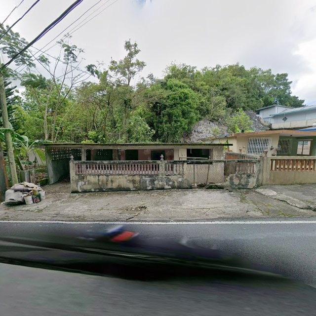 Reporte ciudadano de estorbo público en CHJV+978 Vega Baja, Puerto Rico, Vega Baja