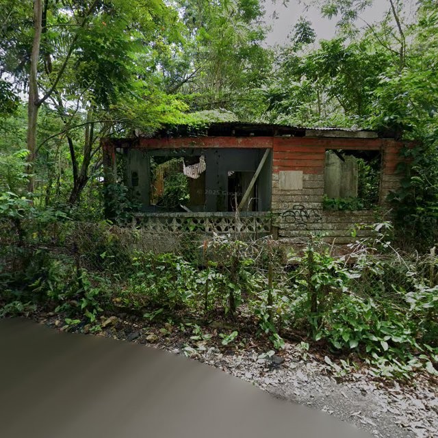 Reporte ciudadano de estorbo público en CH4Q+352 Vega Baja, Puerto Rico, Vega Baja