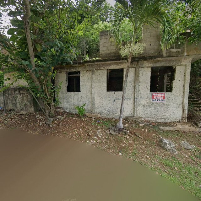 Reporte ciudadano de estorbo público en CJMW+R5F Monserrate, Vega Baja, Puerto Rico, Vega Baja