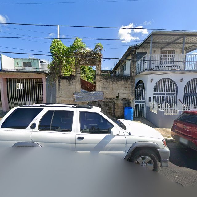 Reporte ciudadano de estorbo público en CM7C+4QM Vega Alta, Puerto Rico, Vega Alta