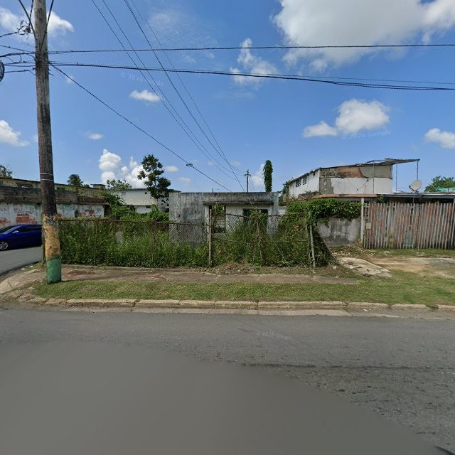 Reporte ciudadano de estorbo público en CQC7+H7Q Campanilla, Toa Baja, Puerto Rico, Toa Baja