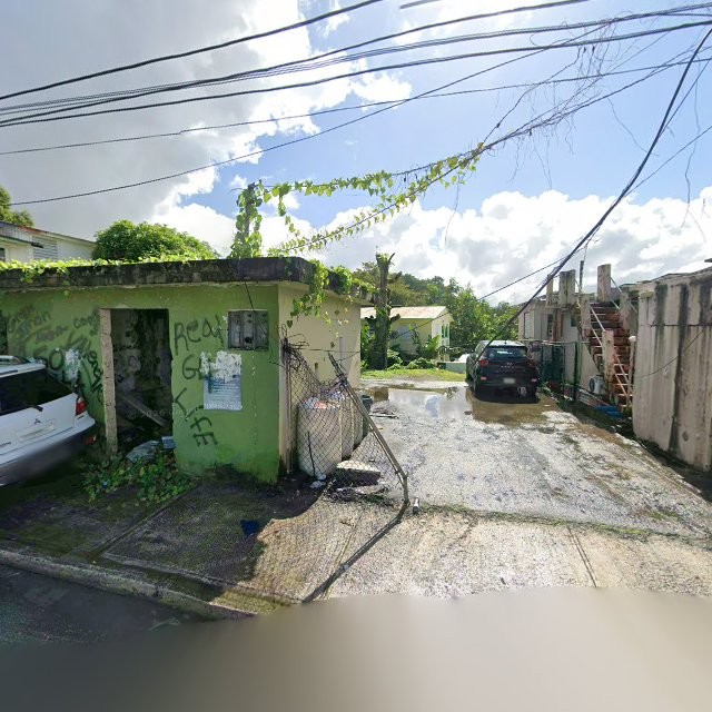 Reporte ciudadano de estorbo público en CR36+W76 Bayamón, Puerto Rico, Bayamón