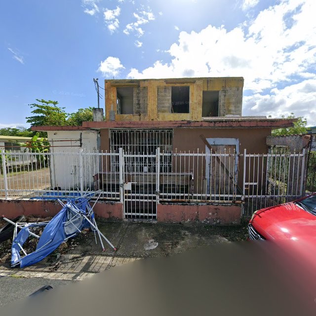 Reporte ciudadano de estorbo público en CRM7+H6J Sabana Seca, Toa Baja, Puerto Rico, Toa Baja