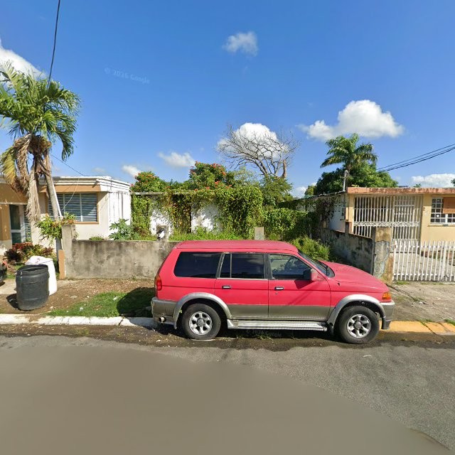 Reporte ciudadano de estorbo público en CVM2+P36 Catano, Cataño, Puerto Rico, Cataño