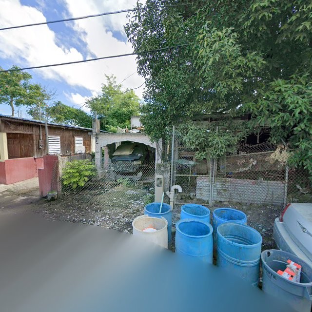 Reporte ciudadano de estorbo público en CWMX+95J Caño Martin Peña, San Juan, Puerto Rico, San Juan