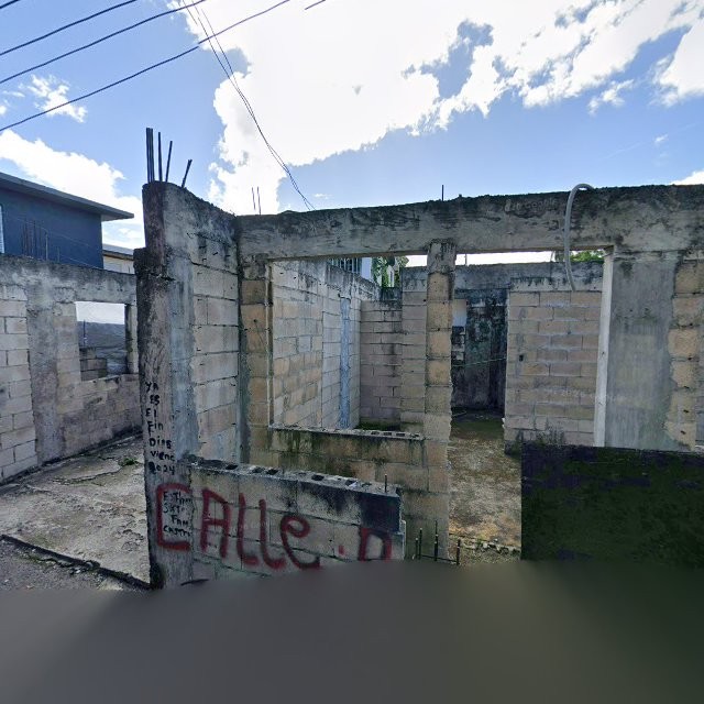 Reporte ciudadano de estorbo público en CXJ2+PCW Caño Martin Peña, San Juan, Puerto Rico, San Juan