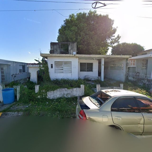 Reporte ciudadano de estorbo público en C2C9+C68 Carolina, Puerto Rico, Carolina