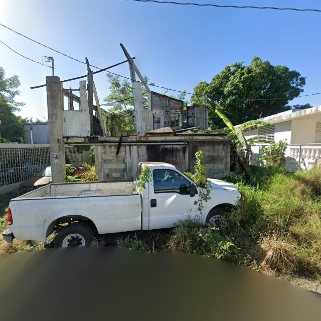 Reporte ciudadano de estorbo público en C27C+W8H Carolina, Puerto Rico, Carolina