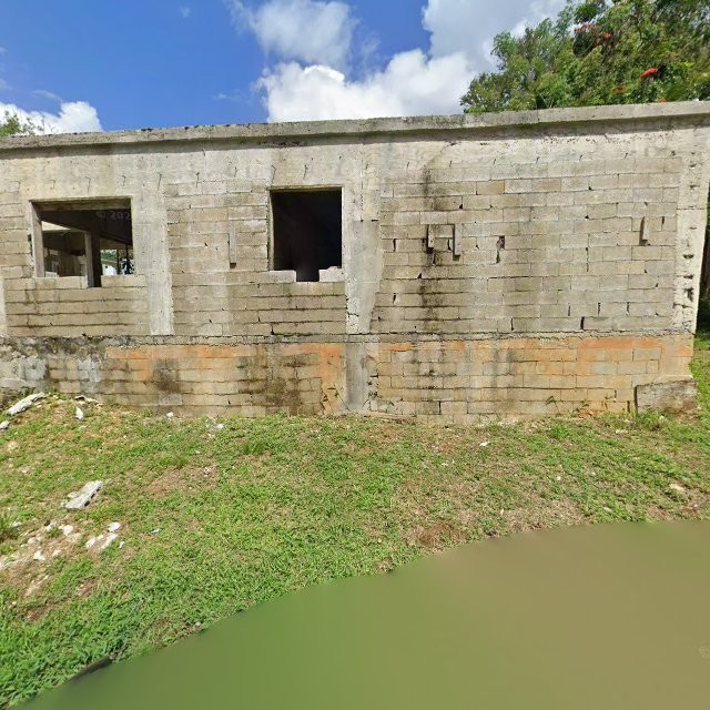 Reporte ciudadano de estorbo público en 9QX5+3XC San Jose, Toa Baja, Puerto Rico, Toa Baja