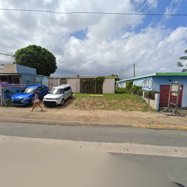 Reporte ciudadano de estorbo público en C22C+7QV Carolina, Puerto Rico, Carolina