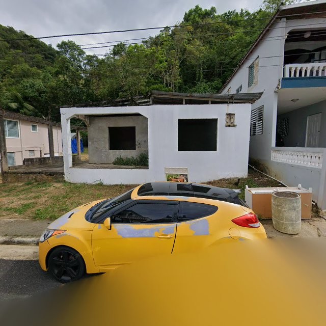 Reporte ciudadano de estorbo público en 9C8R+33R Florida, Puerto Rico, Florida