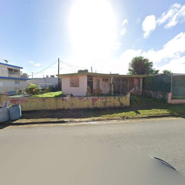 Reporte ciudadano de estorbo público en 9R8P+G4J Bayamón, Puerto Rico, Bayamón