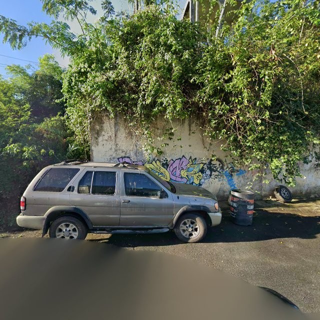 Reporte ciudadano de estorbo público en 9X7G+GH9 Trujillo Alto, Puerto Rico, Trujillo Alto