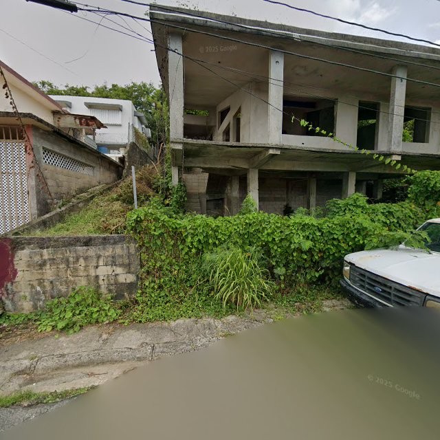 Reporte ciudadano de estorbo público en 978F+M34 Luquillo, Puerto Rico, Luquillo