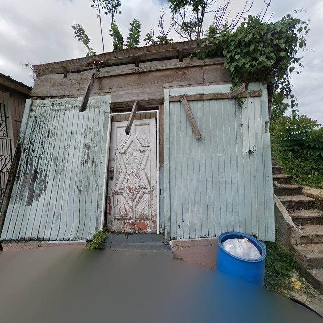 Reporte ciudadano de estorbo público en 8HGV+54M Morovis, Puerto Rico, Morovis