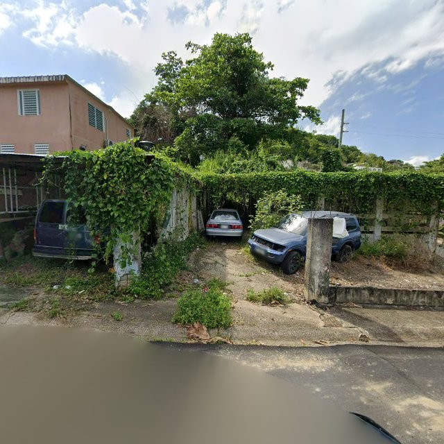 Reporte ciudadano de estorbo público en 827C+HQV Trujillo Alto, Puerto Rico, Trujillo Alto