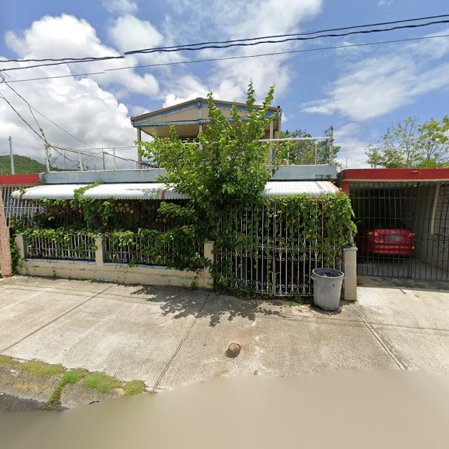 Reporte ciudadano de estorbo público en 88MR+84J Fajardo, Puerto Rico, Fajardo