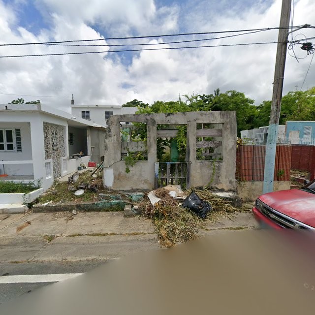 Reporte ciudadano de estorbo público en 88HW+R73 Fajardo, Puerto Rico, Fajardo