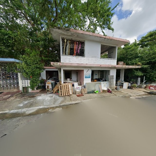 Reporte ciudadano de estorbo público en 88HX+8XG Fajardo, Puerto Rico, Fajardo