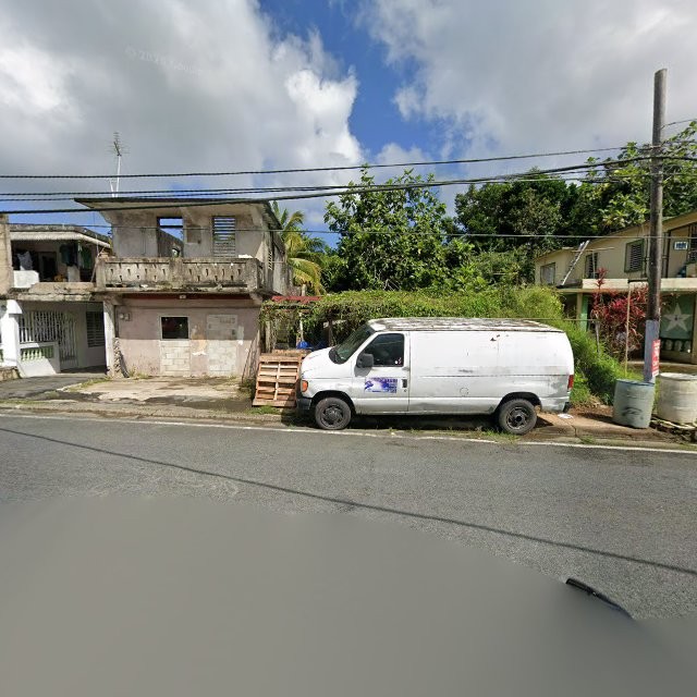 Reporte ciudadano de estorbo público en 7V5Q+8Q4 Aguas Buenas, Puerto Rico, Aguas Buenas