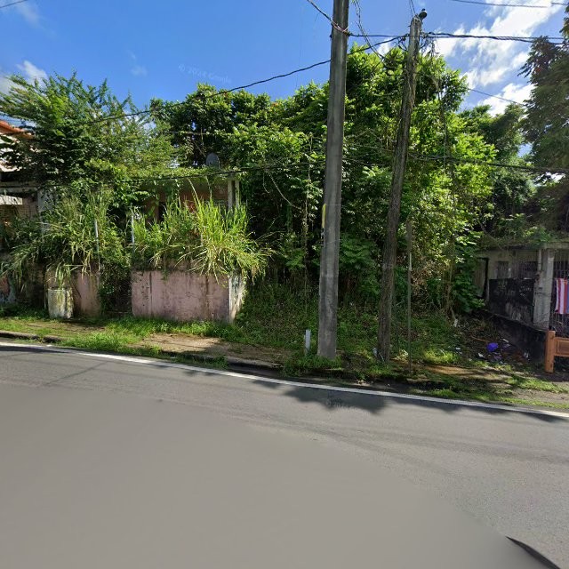 Reporte ciudadano de estorbo público en 63FC+JQ3 Juncos, Puerto Rico, Juncos