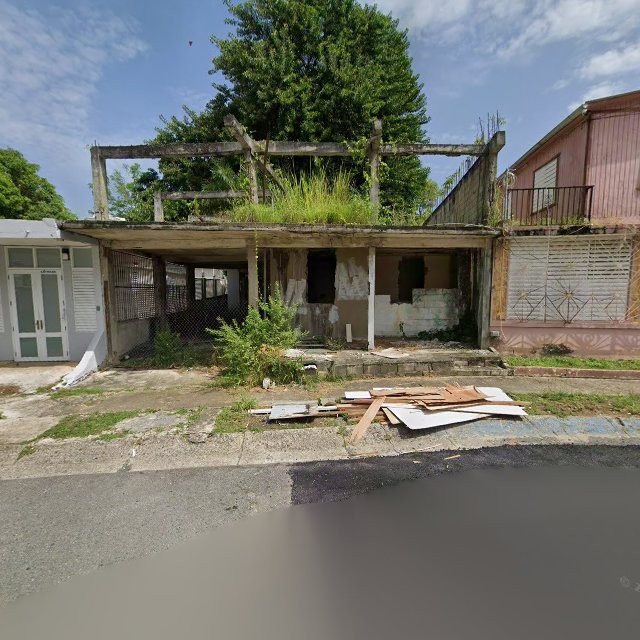 Reporte ciudadano de estorbo público en 6V83+6MW Mayagüez, Puerto Rico, Mayagüez