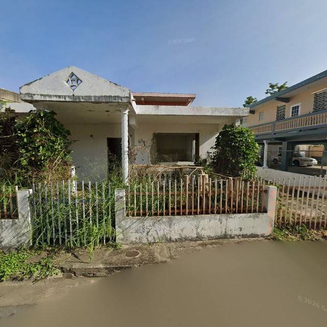 Reporte ciudadano de estorbo público en 6R5W+HVF Mayagüez, Puerto Rico, Mayagüez