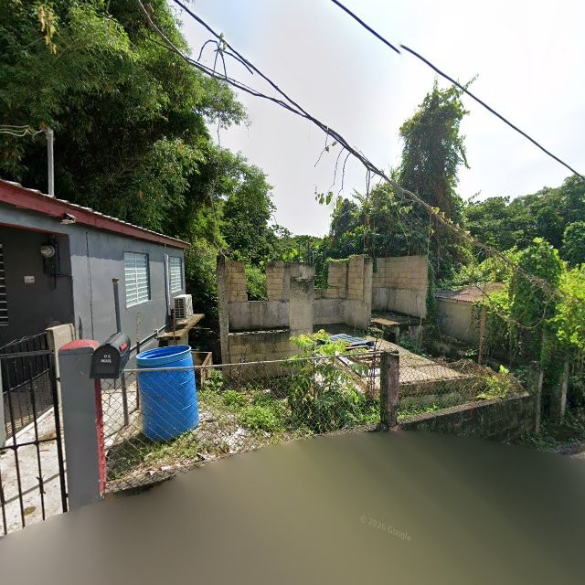 Reporte ciudadano de estorbo público en 6V5C+HMQ Mayagüez, Puerto Rico, Las Marías