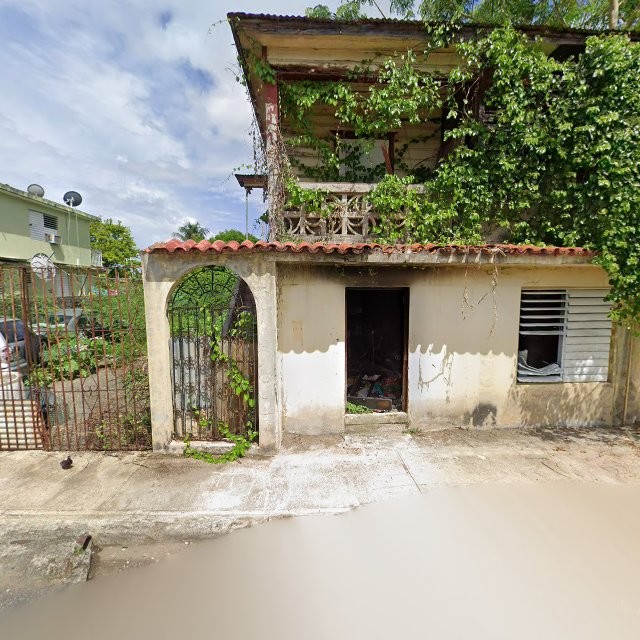 Reporte ciudadano de estorbo público en 5VW5+9V2 Mayagüez, Puerto Rico, Mayagüez