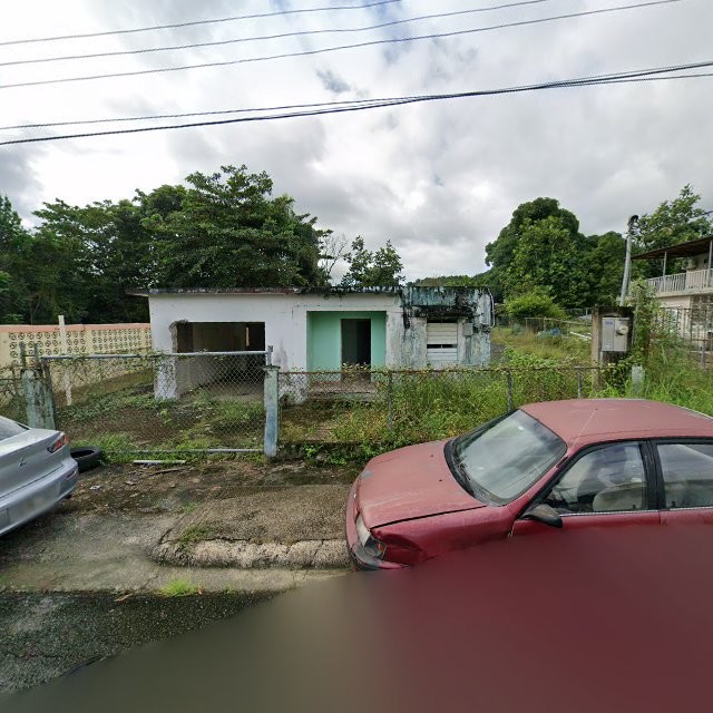 Reporte ciudadano de estorbo público en 6W4W+3RJ Caguas, Puerto Rico, Caguas