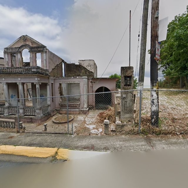 Reporte ciudadano de estorbo público en 57QM+MX4 Río, Naguabo, Puerto Rico, Naguabo