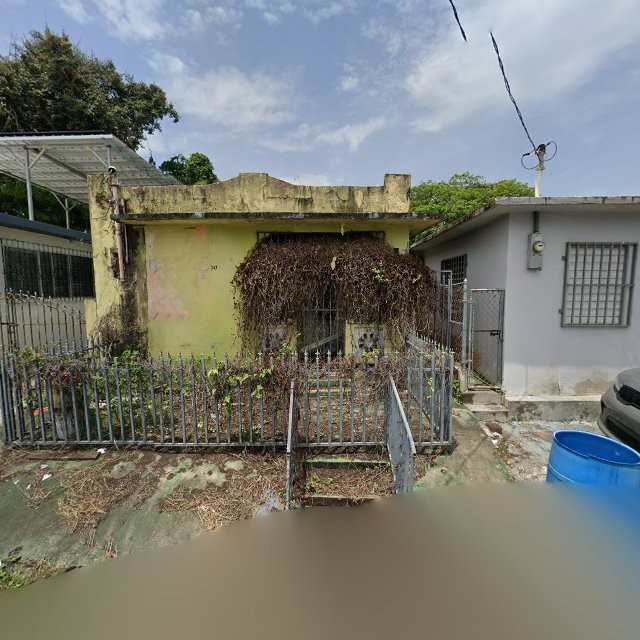 Reporte ciudadano de estorbo público en 57RQ+853 Húcares, Naguabo, Puerto Rico, Naguabo