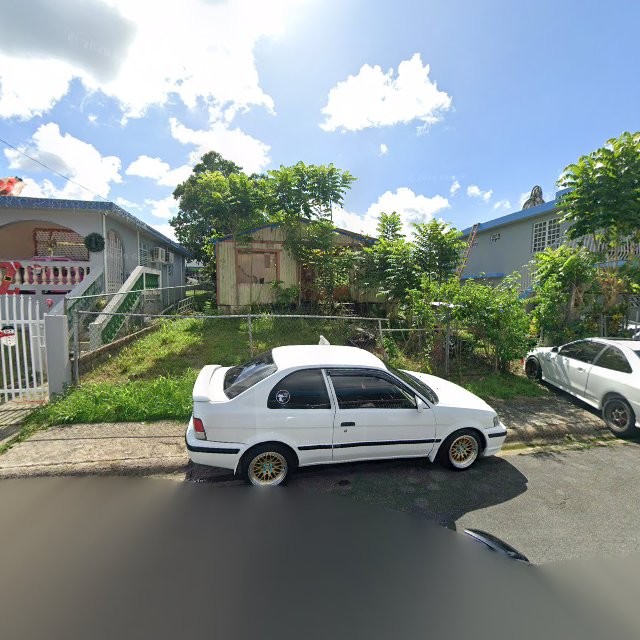 Reporte ciudadano de estorbo público en 5XH5+RV9 Parcelas Viejas Borinquen, Caguas, Puerto Rico, Caguas