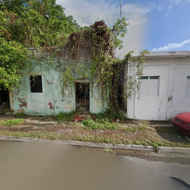 Reporte ciudadano de estorbo público en 5785+P5F Punta Santiago, Humacao, Puerto Rico, Humacao