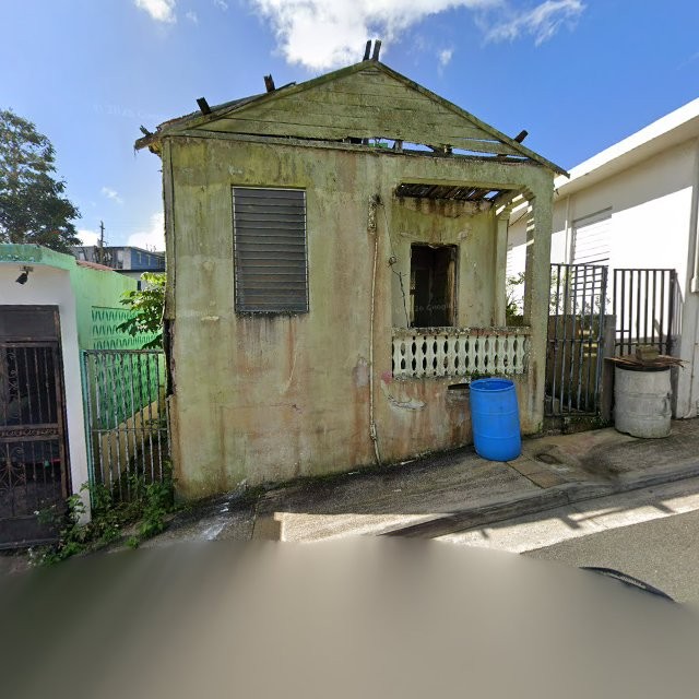 Reporte ciudadano de estorbo público en 4PRM+655 Aibonito, Puerto Rico, Aibonito