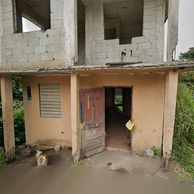 Reporte ciudadano de estorbo público en 43VX+C8C Las Piedras, Puerto Rico, Las Piedras