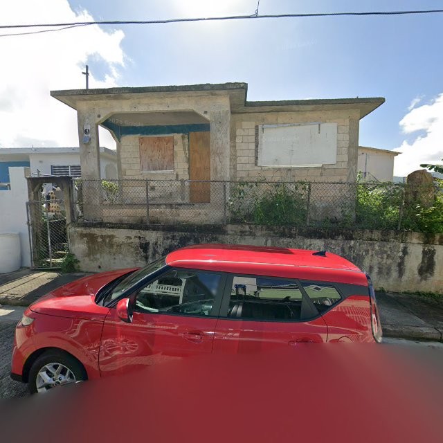Reporte ciudadano de estorbo público en 4R7Q+9W4 Cayey, Puerto Rico, Cayey
