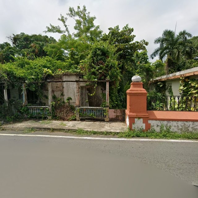 Reporte ciudadano de estorbo público en 3XJ2+W28 San Germán, Puerto Rico, San Germán