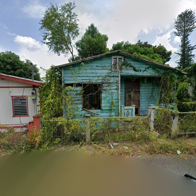 Reporte ciudadano de estorbo público en 3XH6+VH2 San Germán, Puerto Rico, San Germán