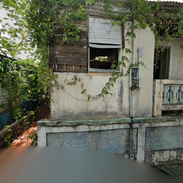 Reporte ciudadano de estorbo público en 32JQ+HFW Sabana Grande, Puerto Rico, Sabana Grande