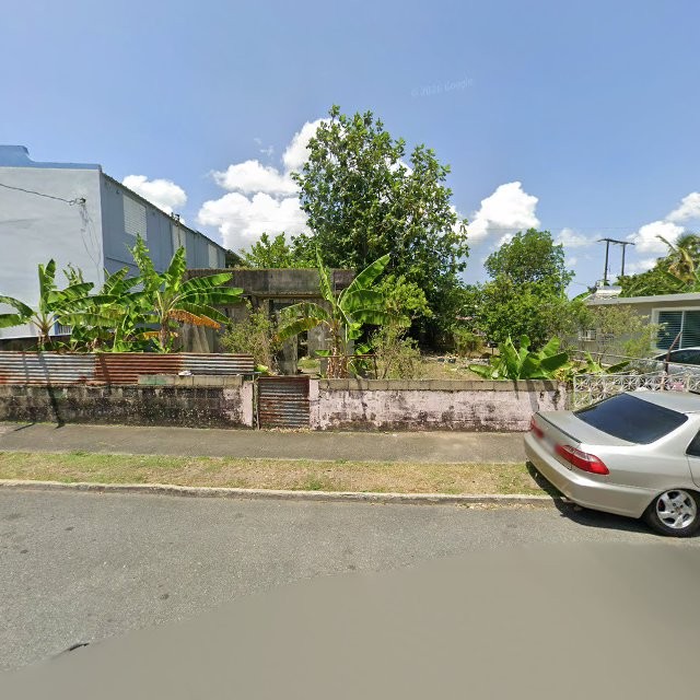 Reporte ciudadano de estorbo público en 32GV+5CQ Sabana Grande, Puerto Rico, Sabana Grande