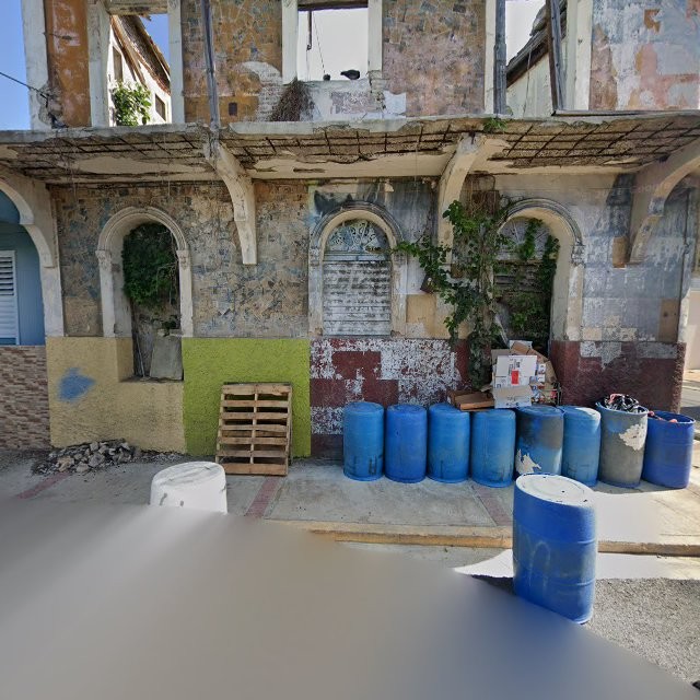 Reporte ciudadano de estorbo público en 25M2+4RH Yauco, Puerto Rico, Yauco