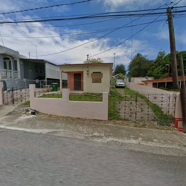 Reporte ciudadano de estorbo público en X5VM+9J4 Indios, Guayanilla, Puerto Rico, Guayanilla