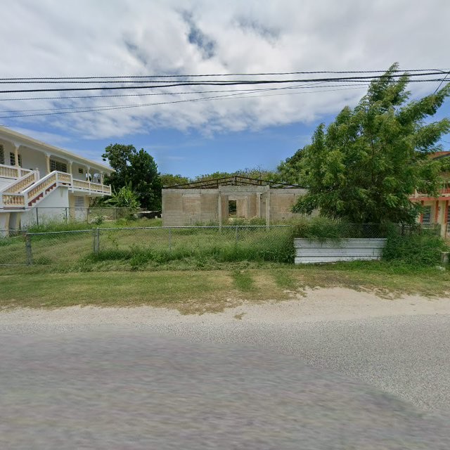 Reporte ciudadano de estorbo público en X5QJ+4H4 Indios, Guayanilla, Puerto Rico, Guayanilla