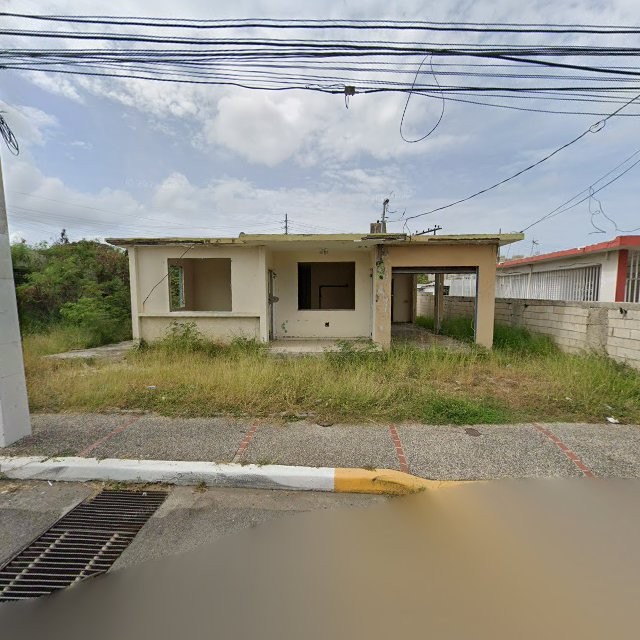 Reporte ciudadano de estorbo público en XPG3+4M9 Salinas, Puerto Rico, Salinas